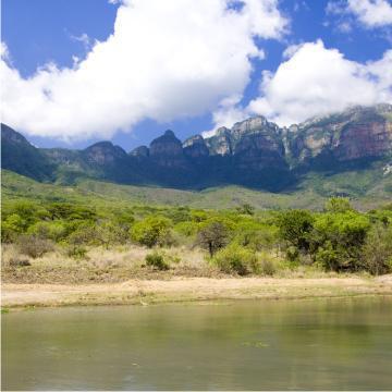 В Южной Африке можно встретить шикарные пейзажи.